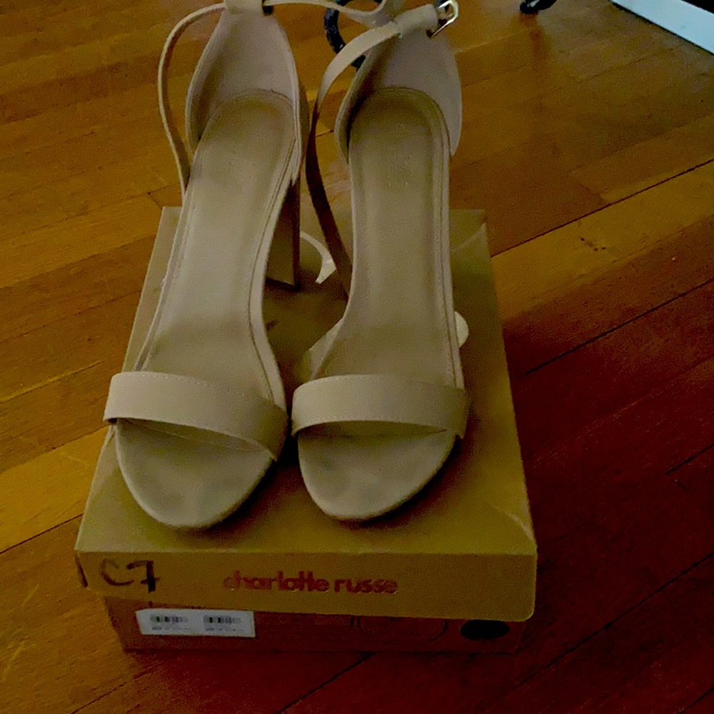 Size 10 nude dress shoes